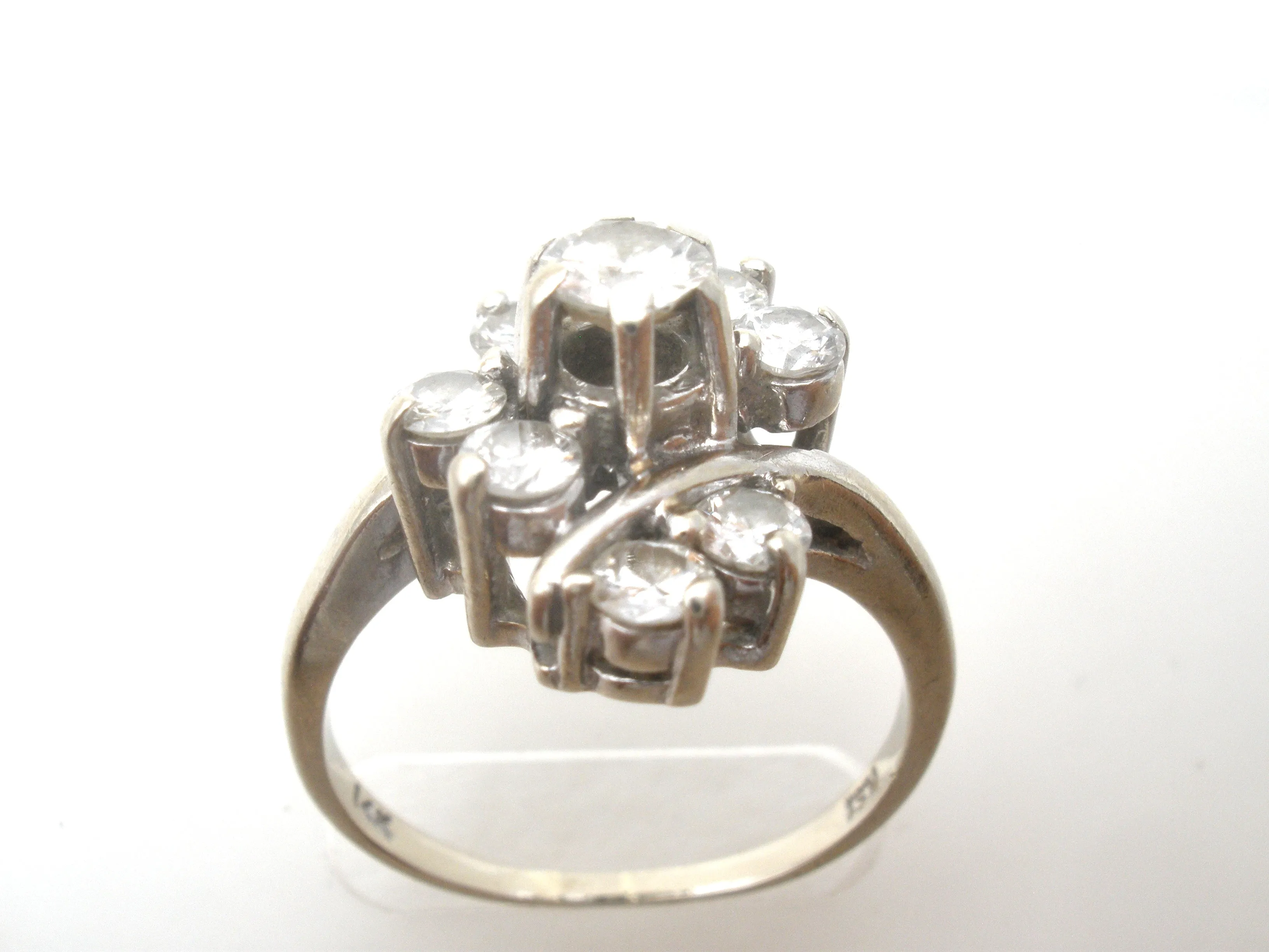 14K White Gold Diamond Cocktail Ring Size 6