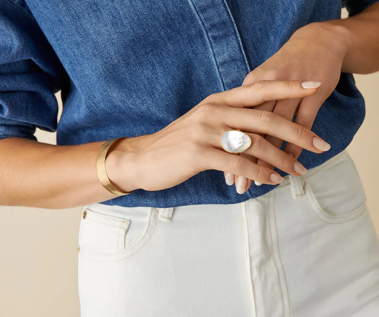 18K Yellow Gold Mother of Pearl Ring