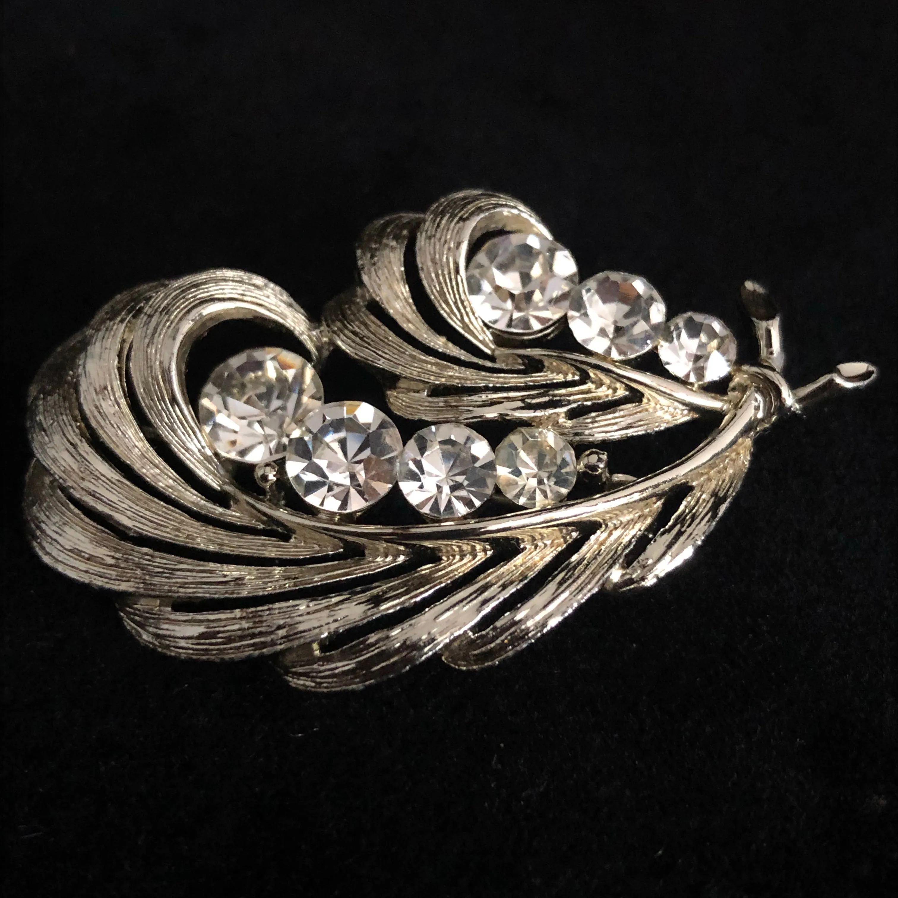 1960s Lisner Feather Rhinestone Brooch