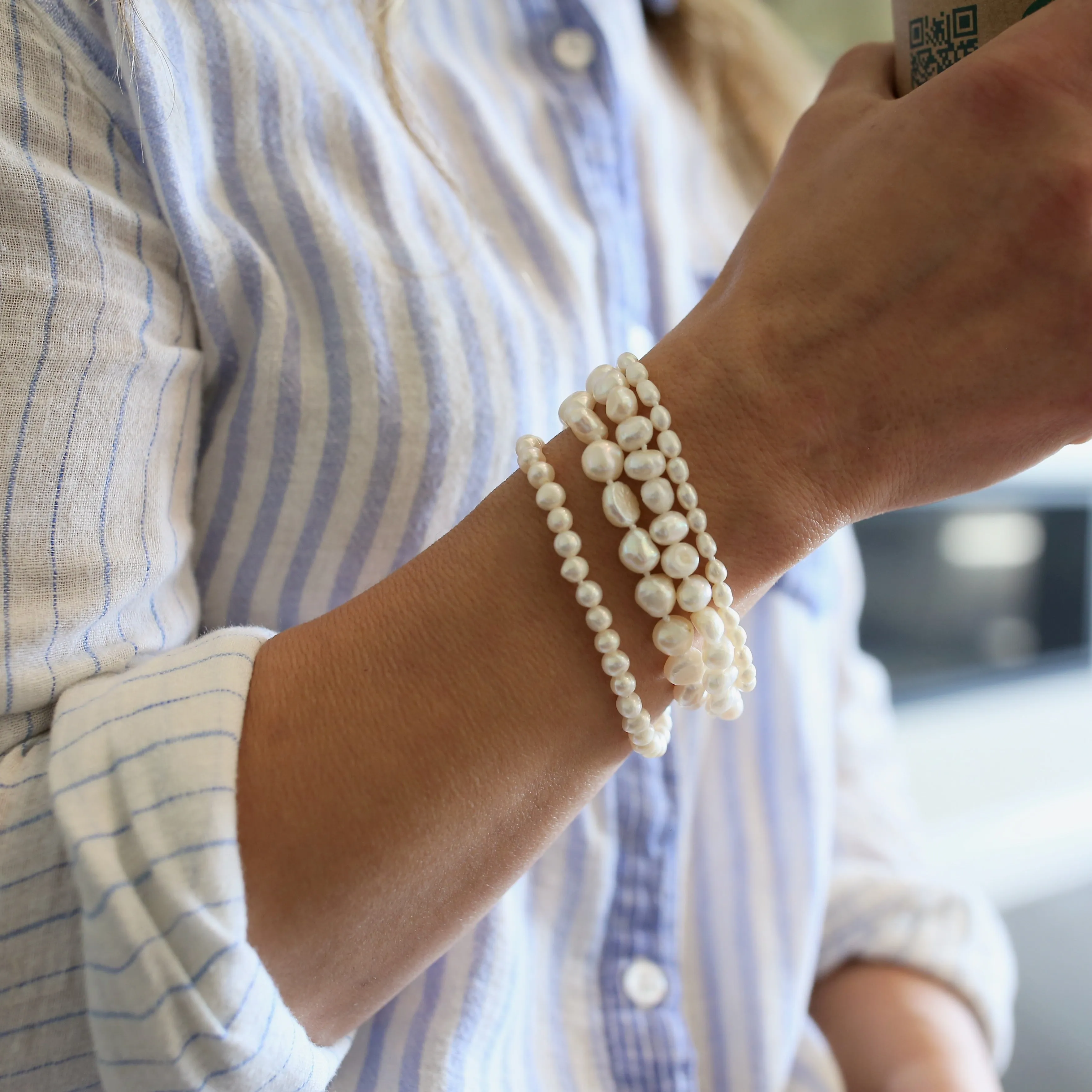 202-01-S | WHITE 4-STRAND BAROQUE MIX PEARL BRACELET (SILVER)