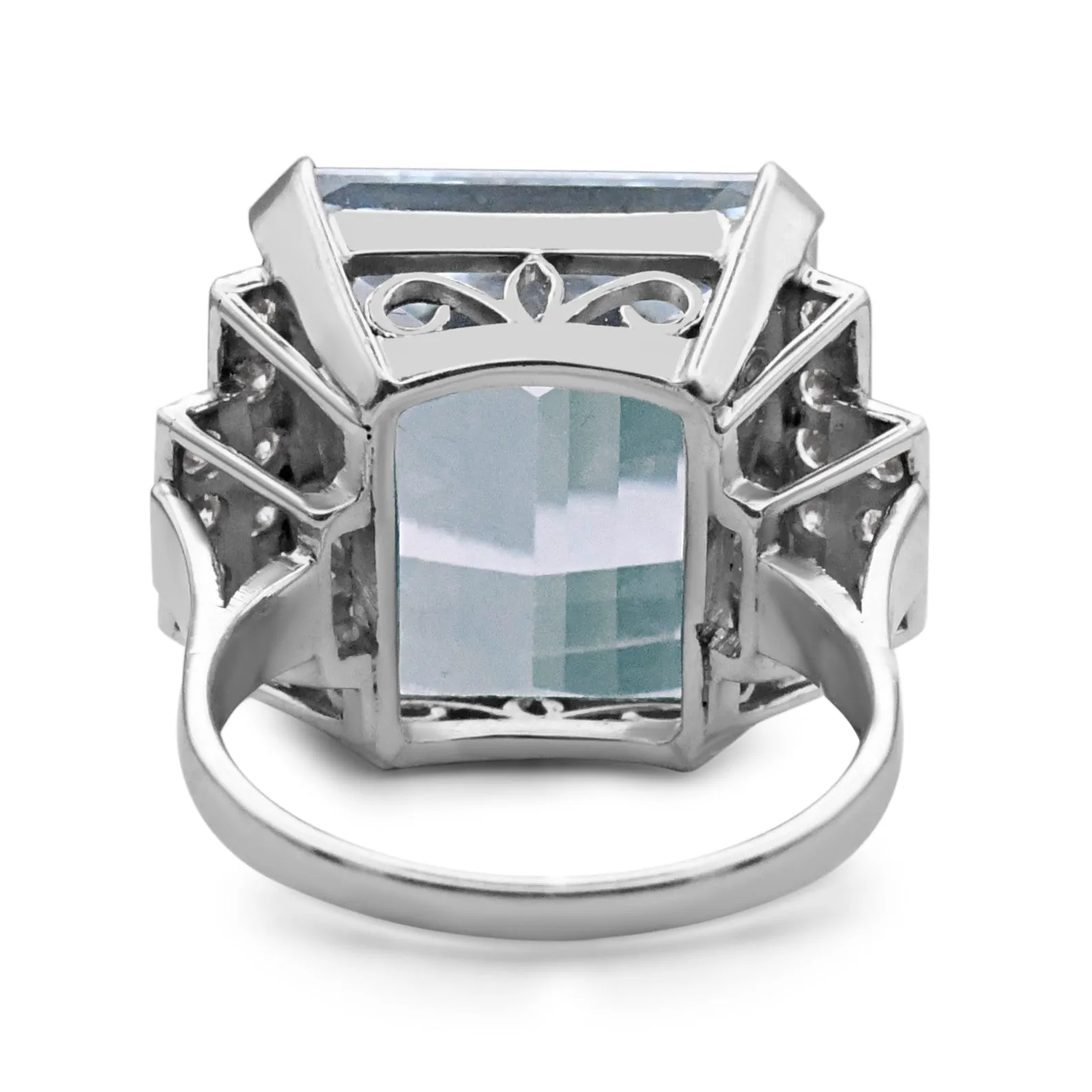 Aquamarine Ring With Stepped Brilliant Cut Diamond Shoulders