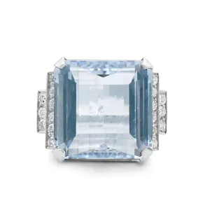 Aquamarine Ring With Stepped Brilliant Cut Diamond Shoulders