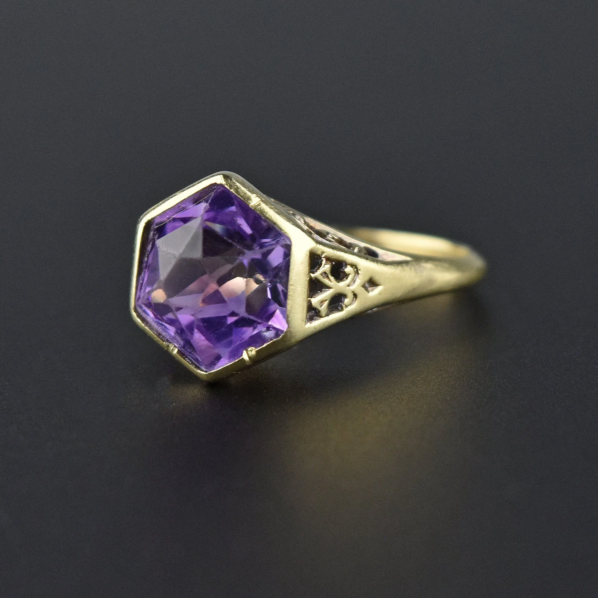 Art Deco 14K gold Filigree Hexagon Amethyst Ring