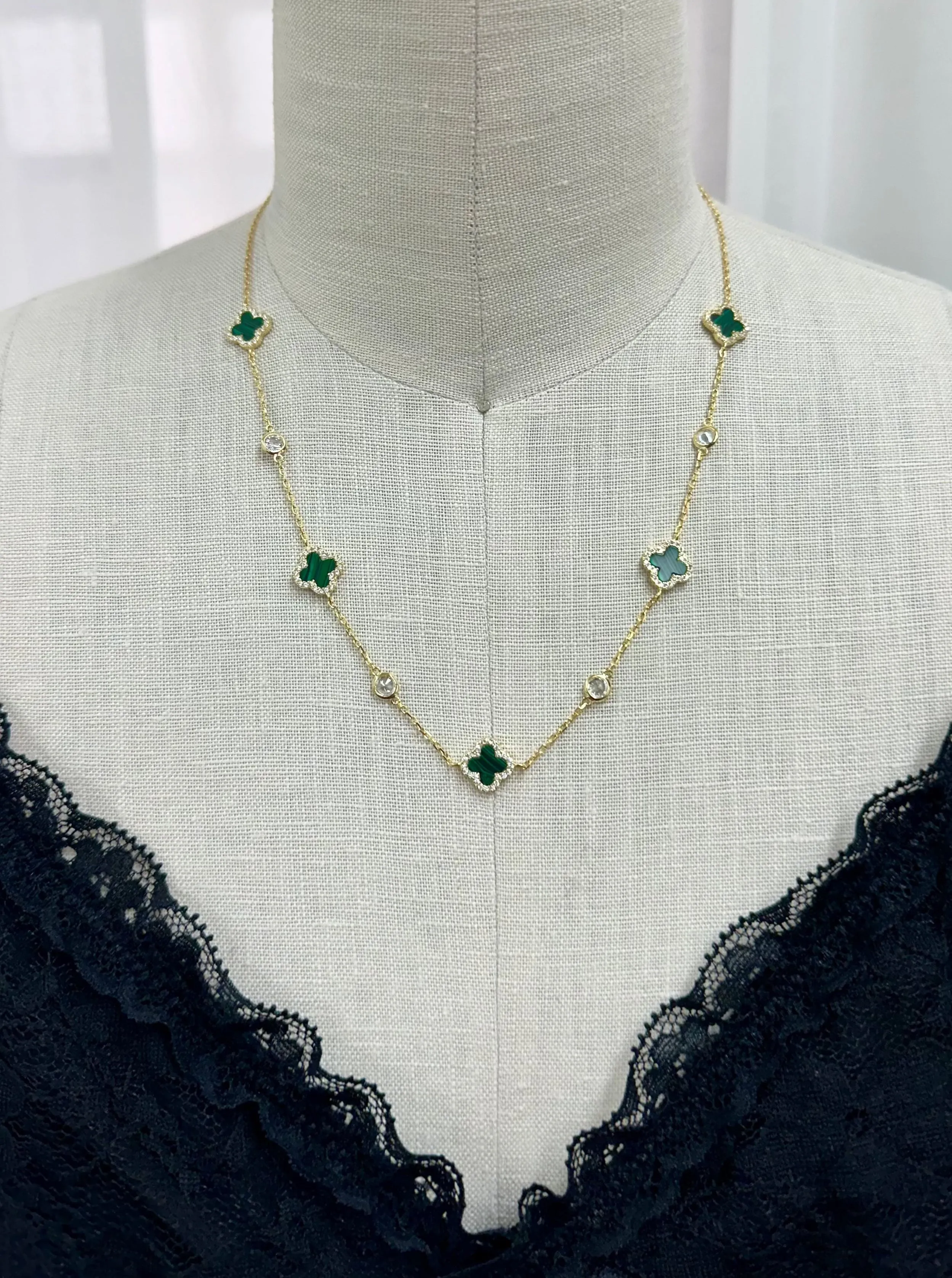 Jackie Clover Necklace (Emerald/Gold)