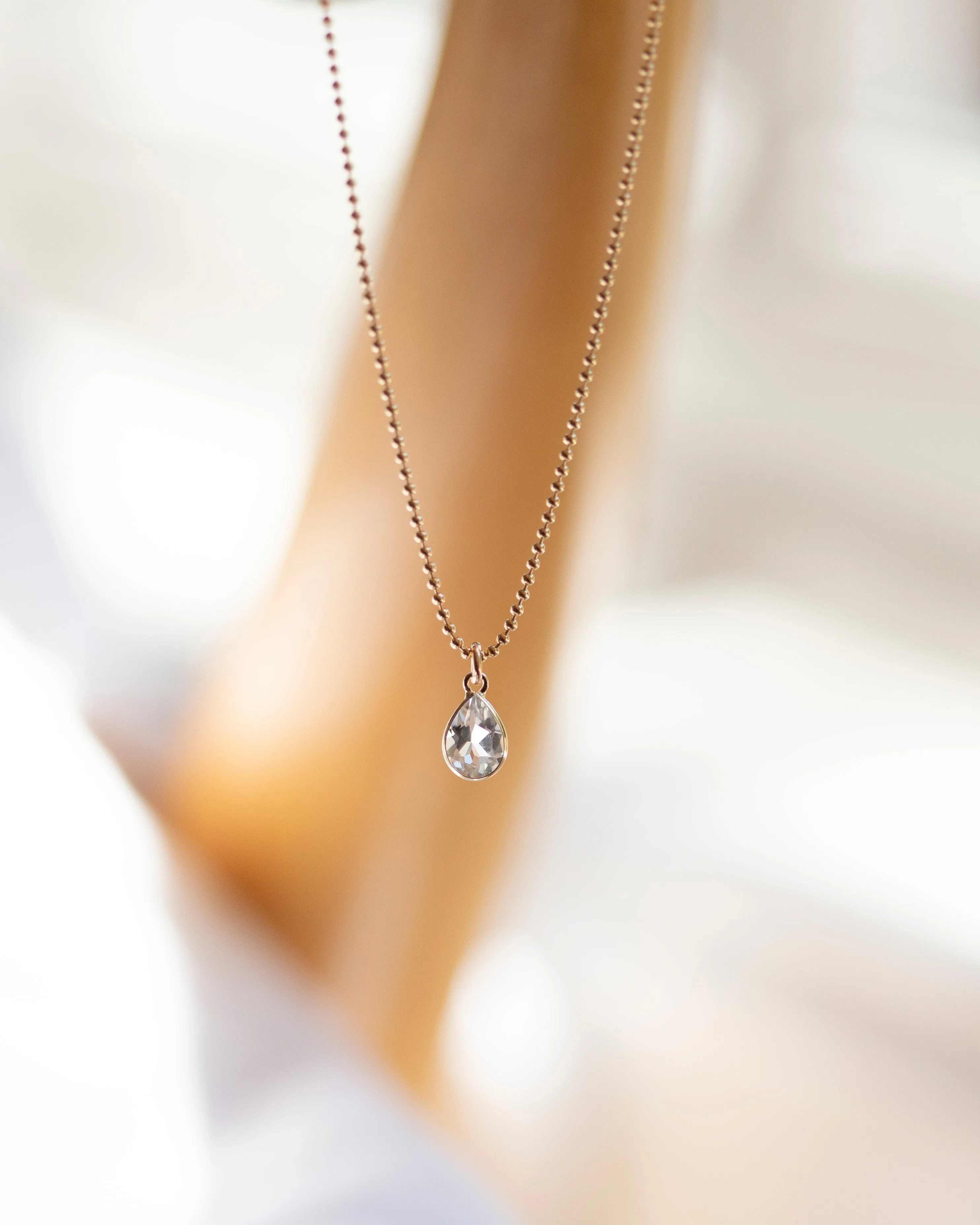 Tear drop pendant necklace