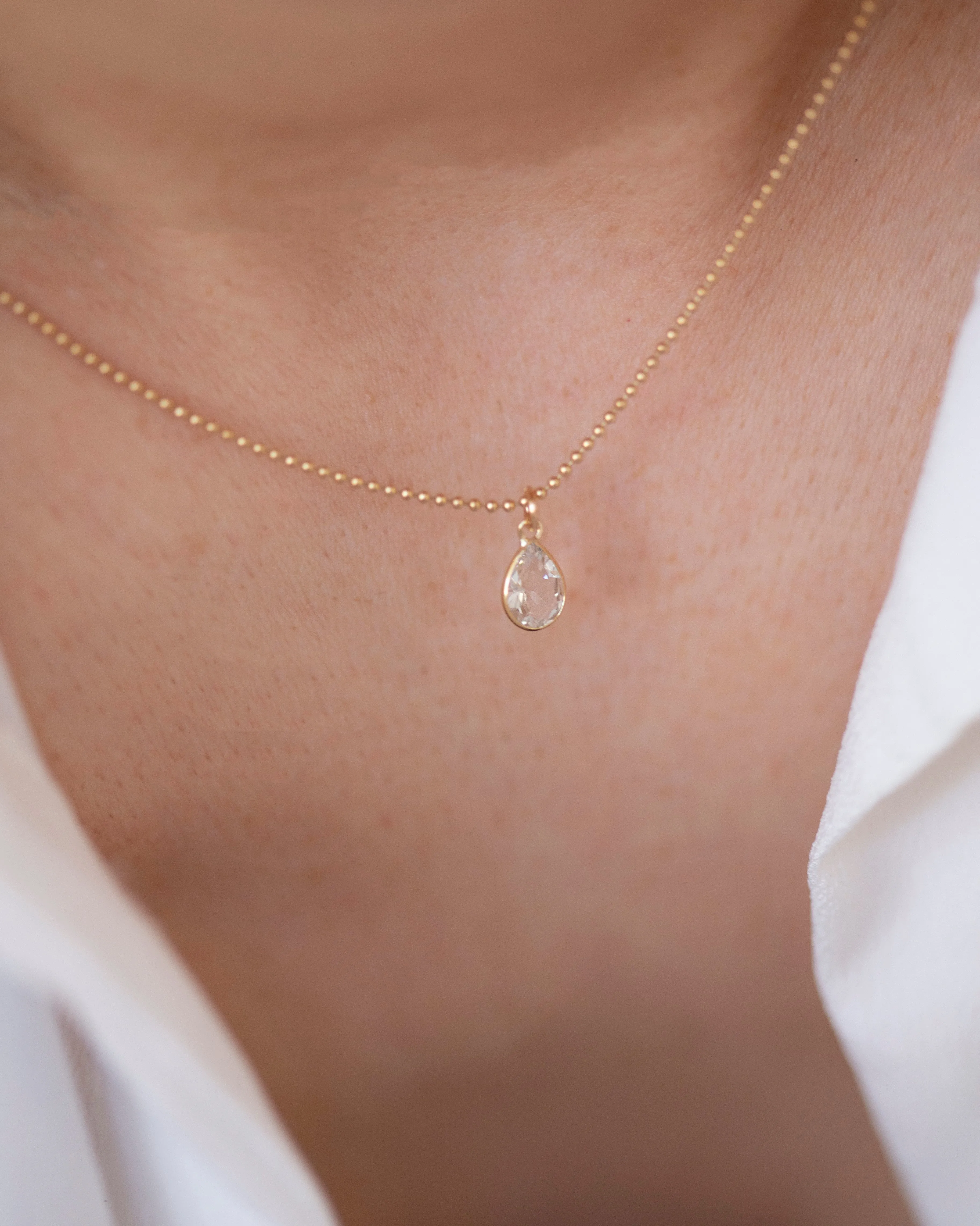 Tear drop pendant necklace