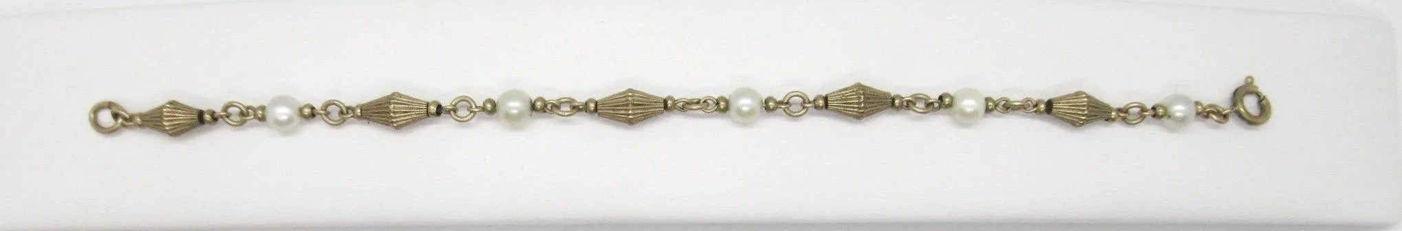 Timeless Vintage Faux Pearl and Gold Bead Bracelet