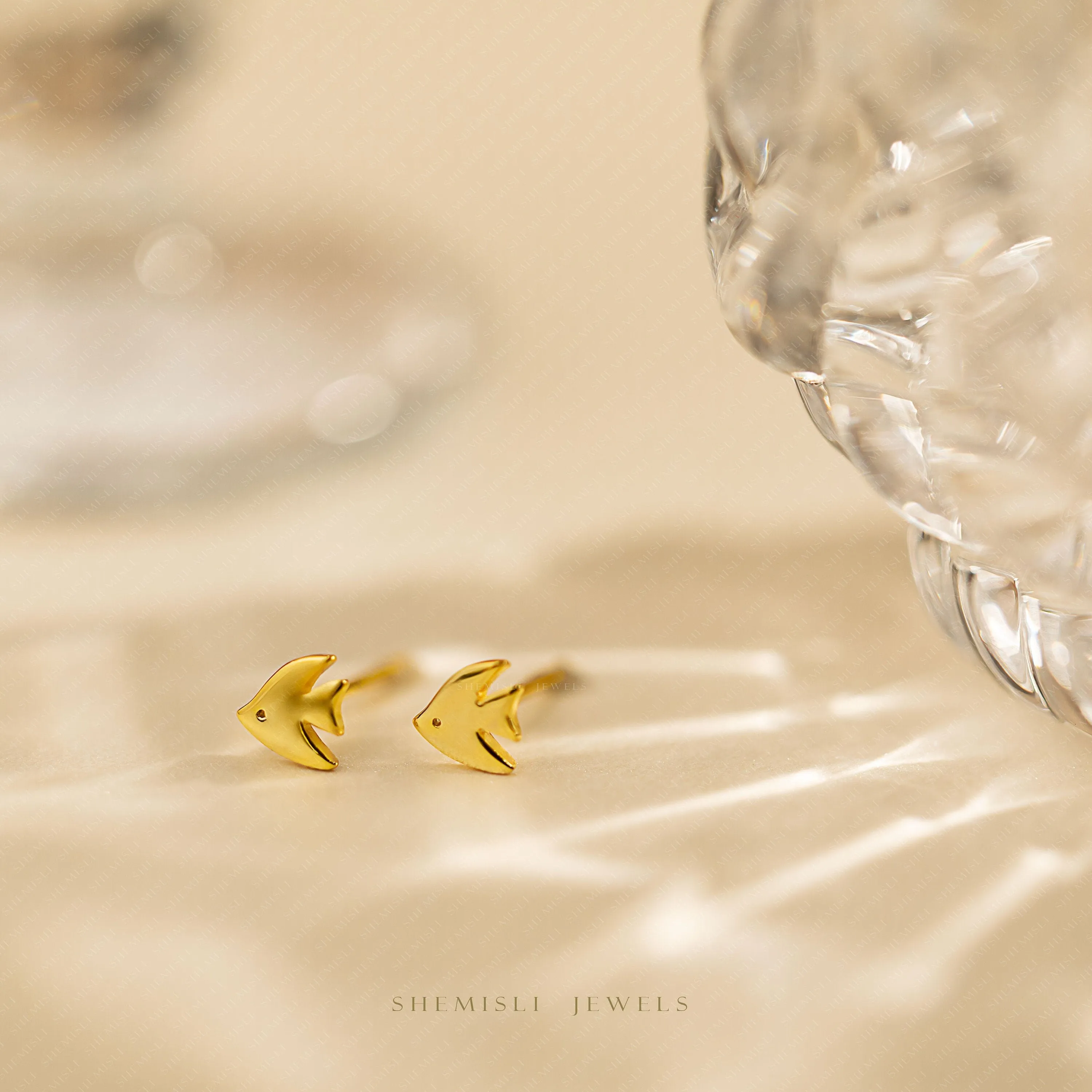 Tiny Angelfish Studs, Fish Earrings, Unisex, Gold, Silver SHEMISLI SS657 Butterfly End, SS658 Screw Ball End (Type A) LR